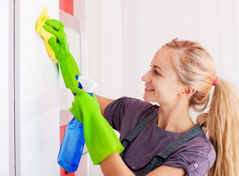 Professional upholstery cleaning in Enfield Lock for a fresh sofa